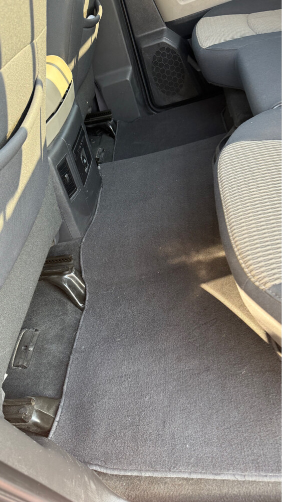 RAM 129000 km only full insurance  - 13