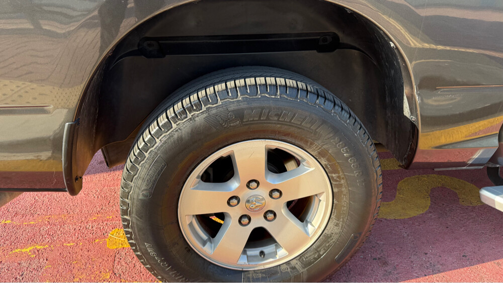 RAM 129000 km only full insurance  - 9