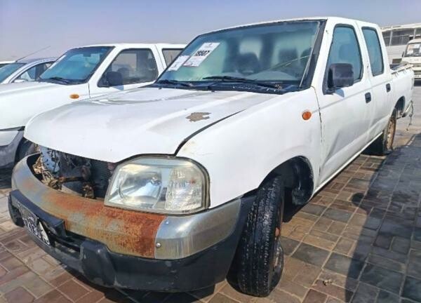 NISSAN PICKUP 2400 2010 MODEL - 3