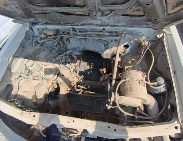 NISSAN PICKUP 2400 2010 MODEL - 4