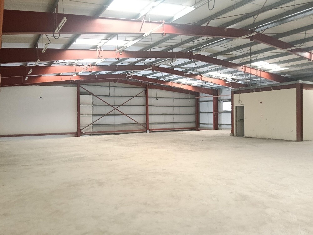 كراج 2000م٢ للايجار بركة العوامر - 5