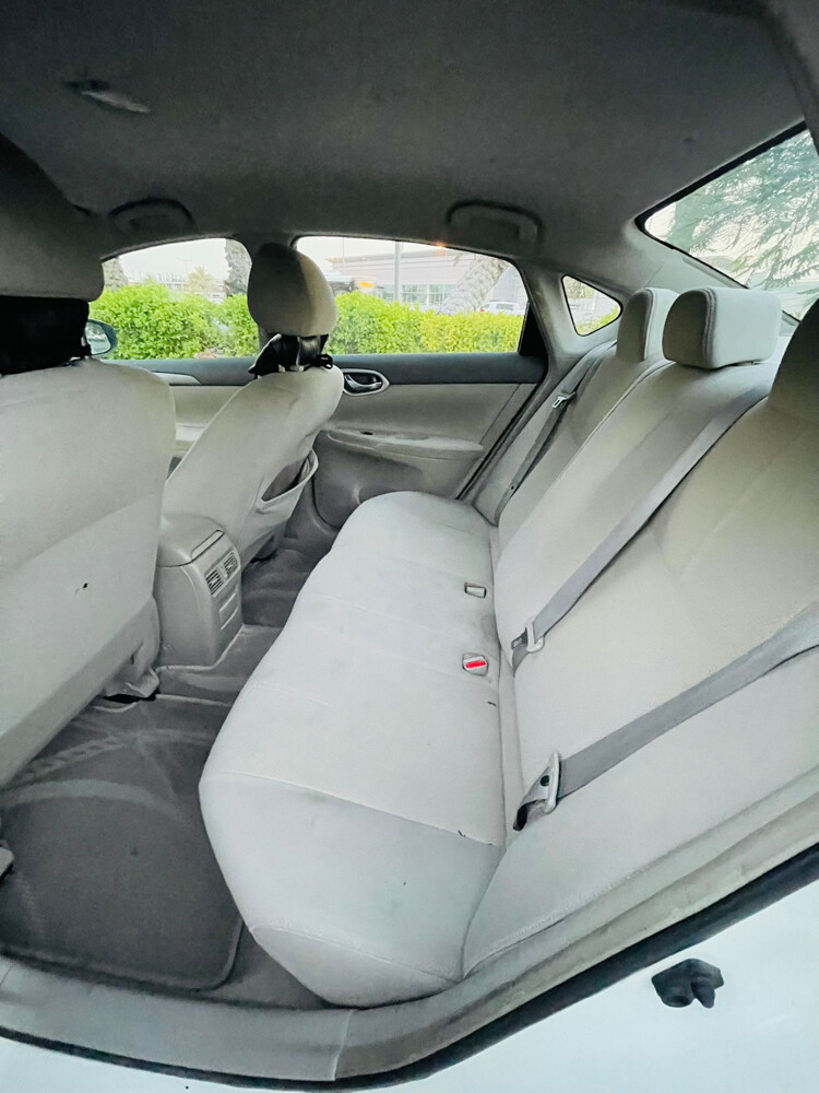 nissan sentra 2019 - 6
