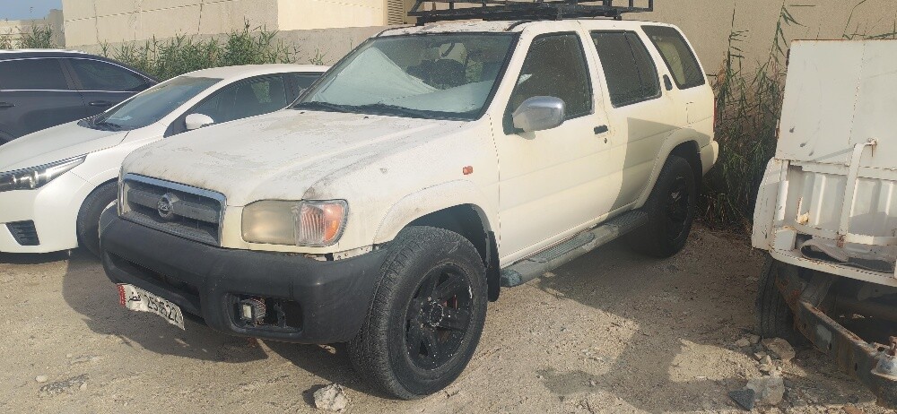 nissan pathfinder - 2