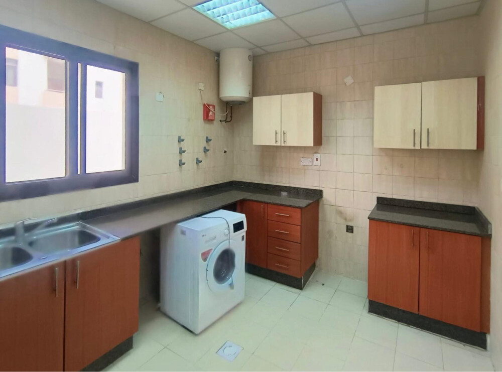 7 BR villa for rent in Abu Hamour  - 6