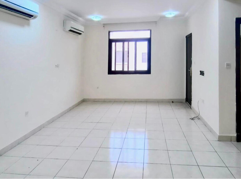 7 BR villa for rent in Abu Hamour  - 9