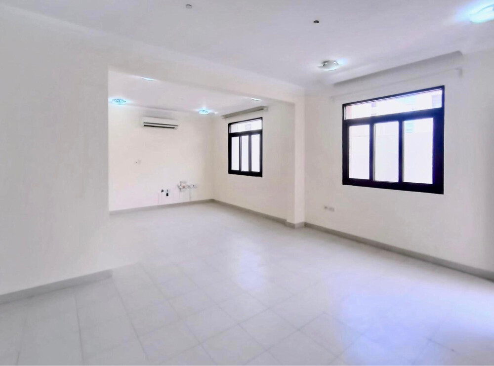 7 BR villa for rent in Abu Hamour  - 5
