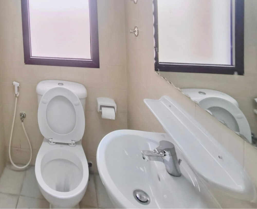 7 BR villa for rent in Abu Hamour  - 4