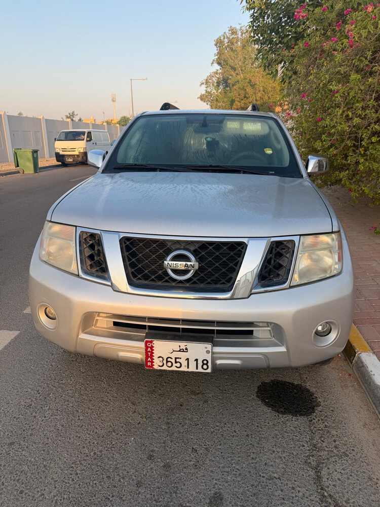 Nissan Pathfinder 2012 model - 1