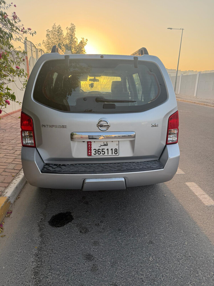 Nissan Pathfinder 2012 model - 2