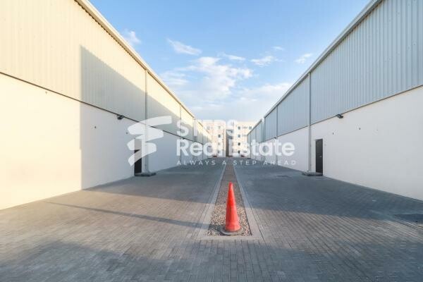 Warehouse in Industrial Area - 5