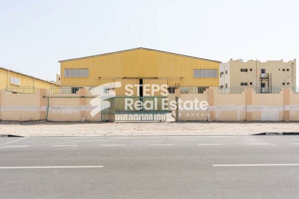 Spacious 800 sqm Warehouse - 4