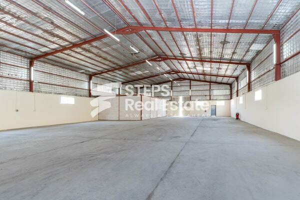 Spacious 800 sqm Warehouse - 3
