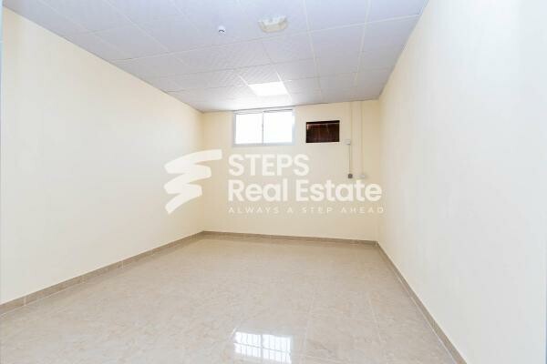 Spacious 800 sqm Warehouse - 2