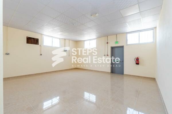Spacious 800 sqm Warehouse - 1