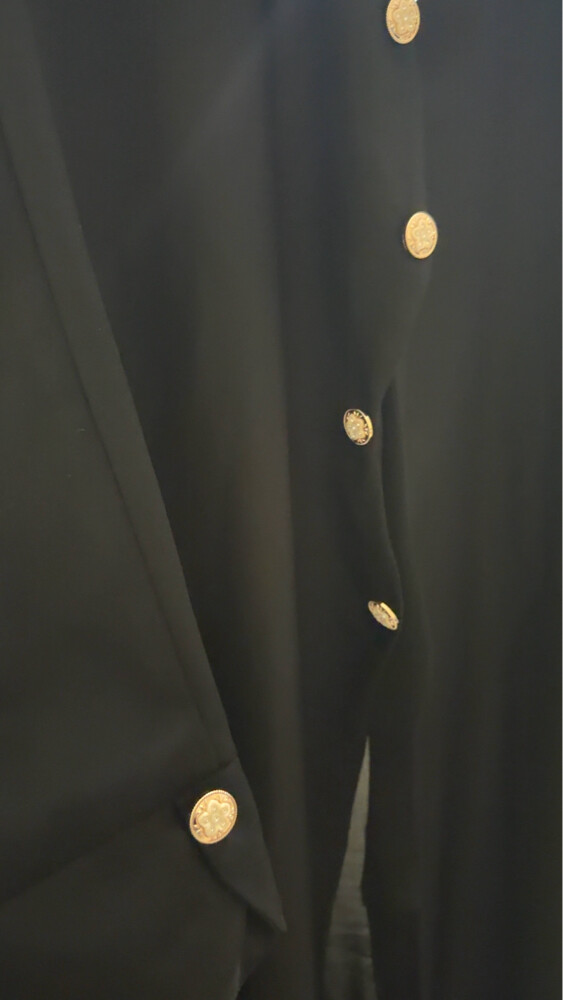 Get any 4 stylish abayas for an incredible price of just 170 - 8