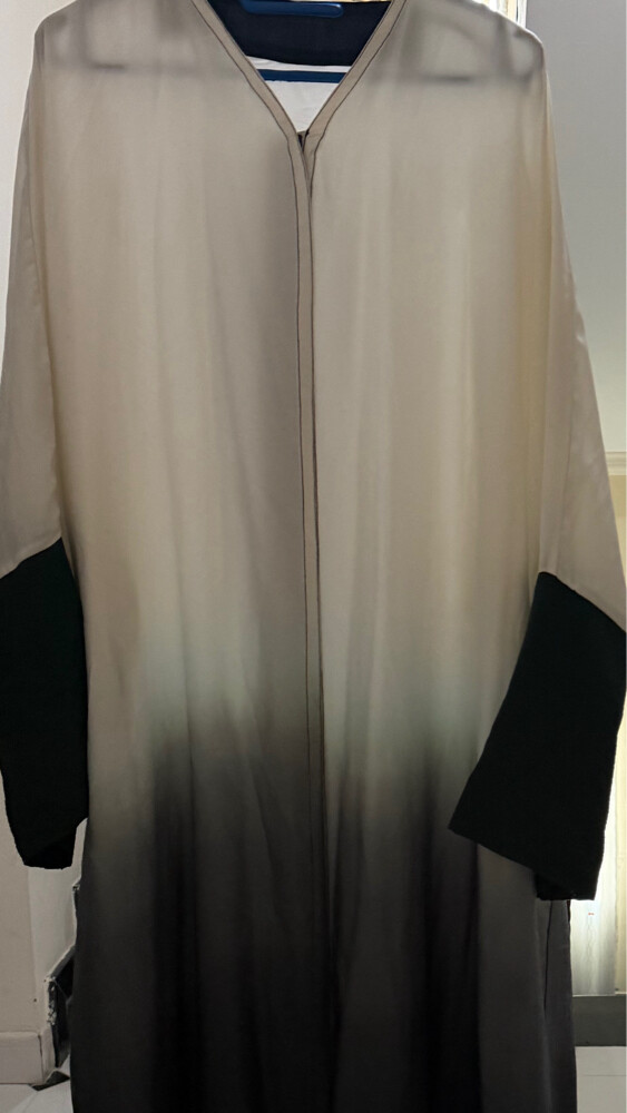 Get any 4 stylish abayas for an incredible price of just 170 - 5