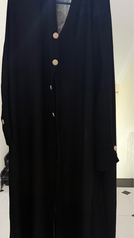 Get any 4 stylish abayas for an incredible price of just 170 - 2