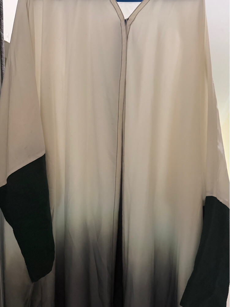 Get any 4 stylish abayas for an incredible price of just 170 - 6