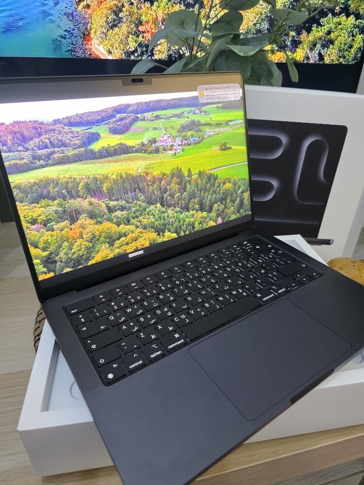 16/1TB 14" Macbook Pro M4 Black - 2
