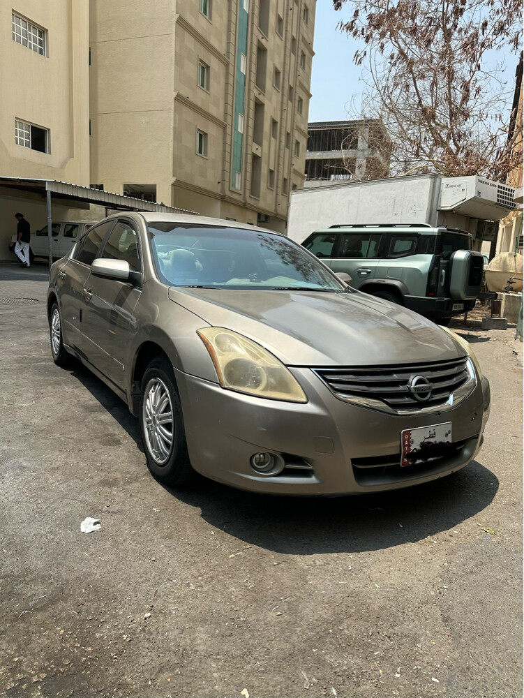 Nissan Altima 2.7 Model 2012 - 1