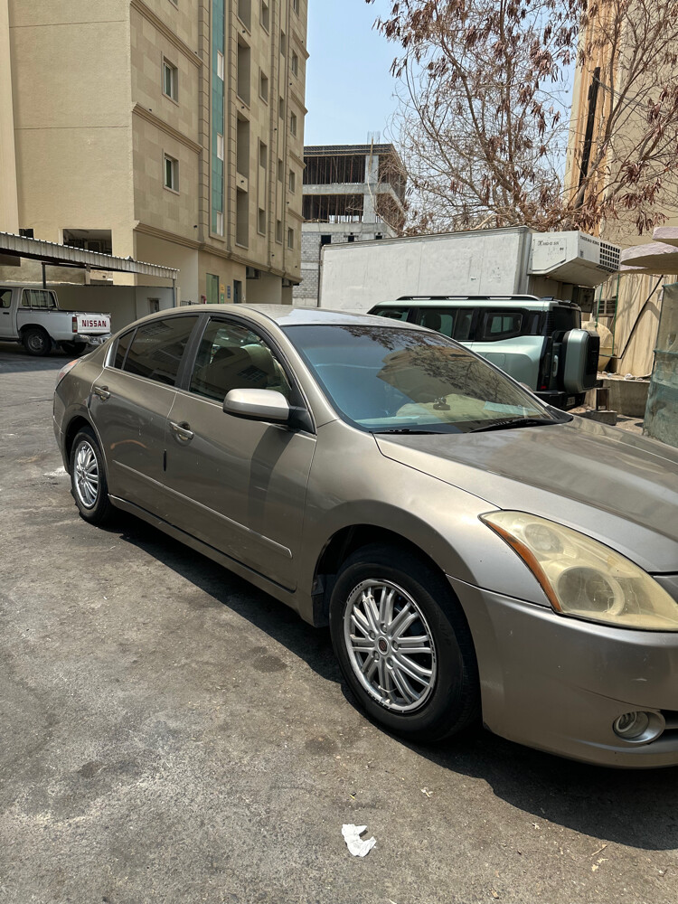Nissan Altima 2.7 Model 2012 - 4