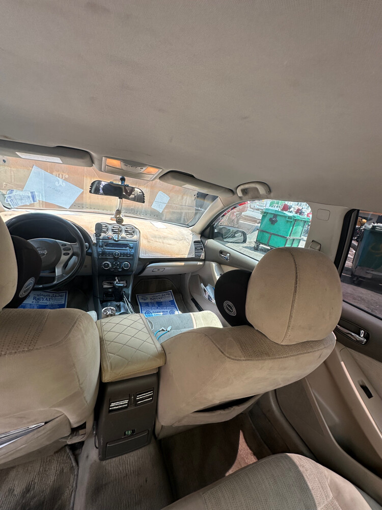 Nissan Altima 2.7 Model 2012 - 7