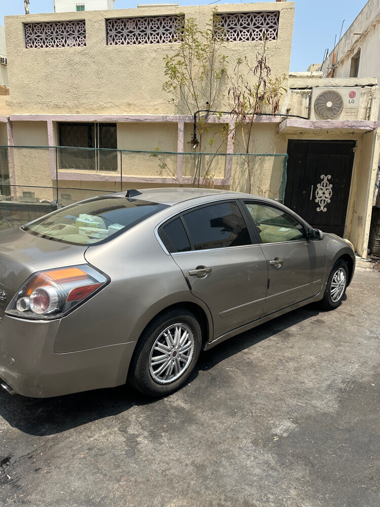 Nissan Altima 2.7 Model 2012 - 8