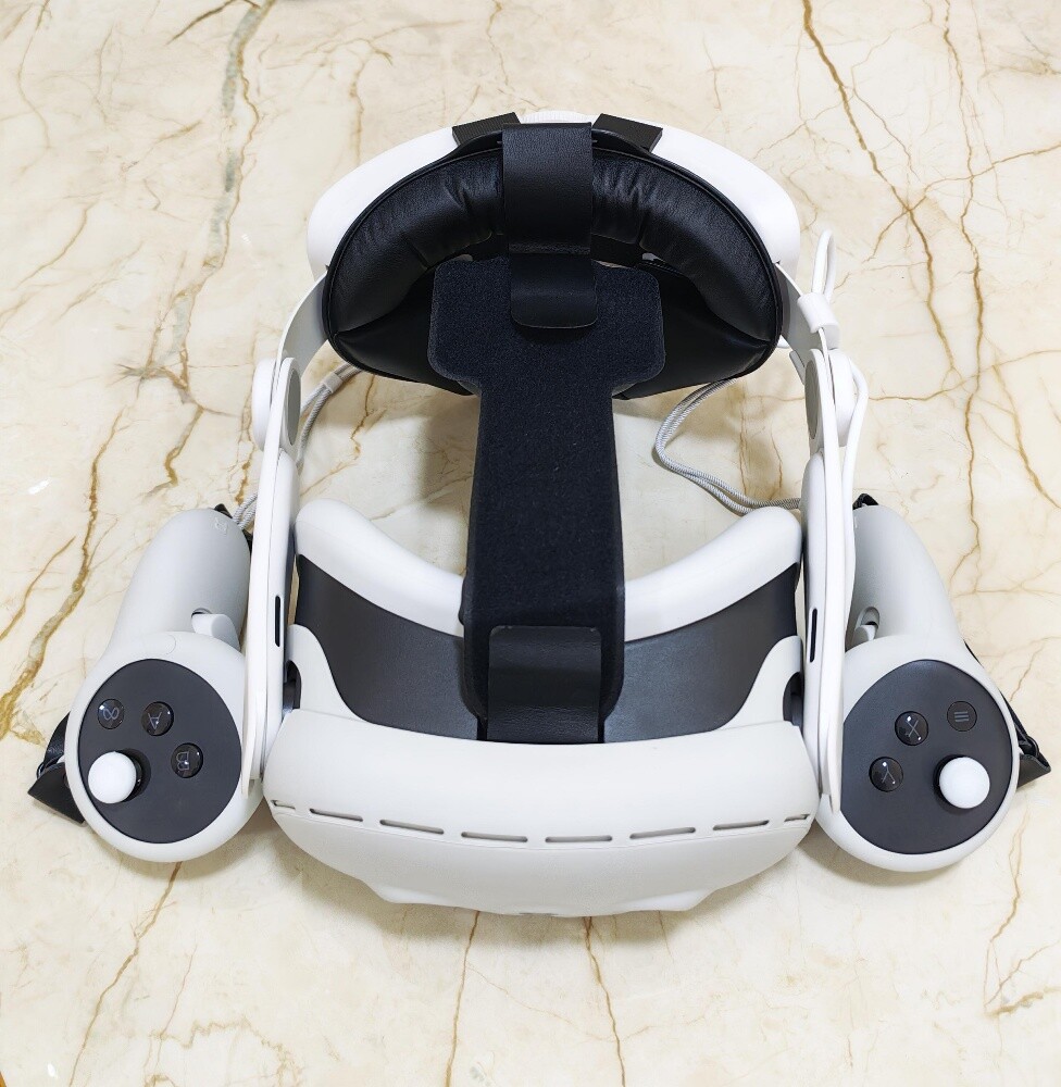New VR Quest 3 with all accessories - 3