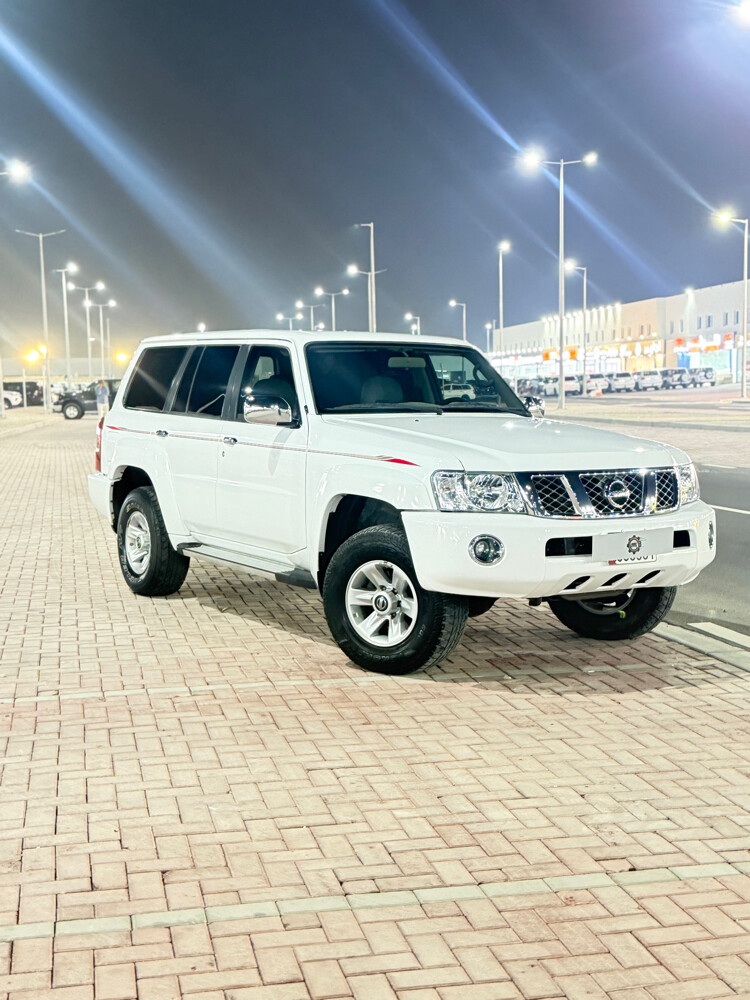 نيسان سفاري  - 4