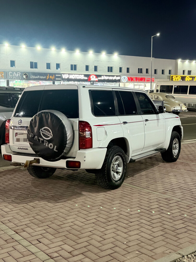 نيسان سفاري  - 5