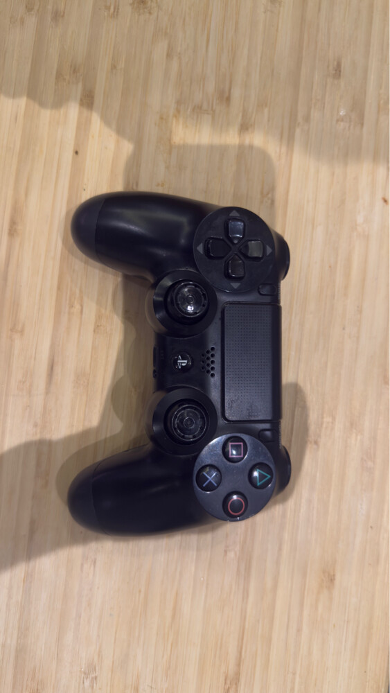 PS4 controller - 1
