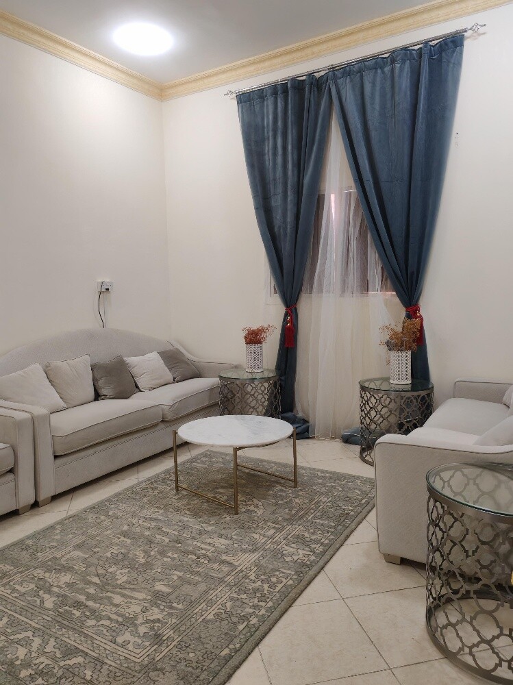 4 كنب كبار مع المخدات - 1
