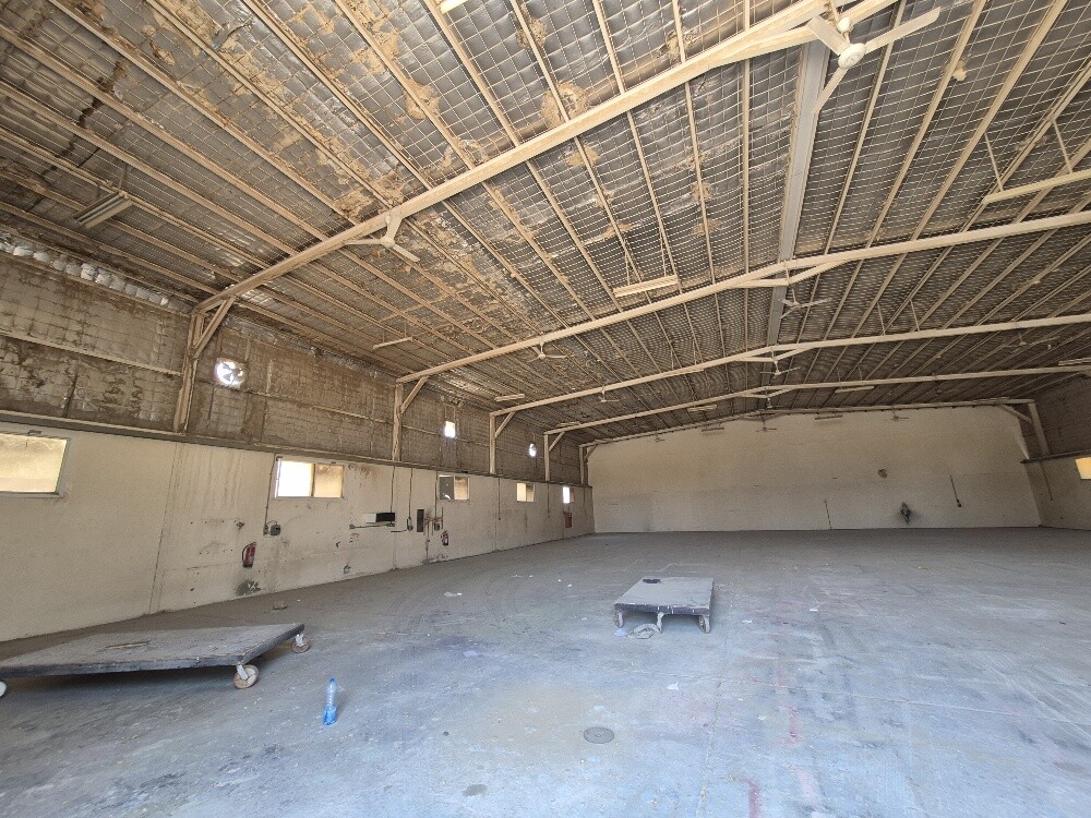 800 square meter carpentry workshop - 4