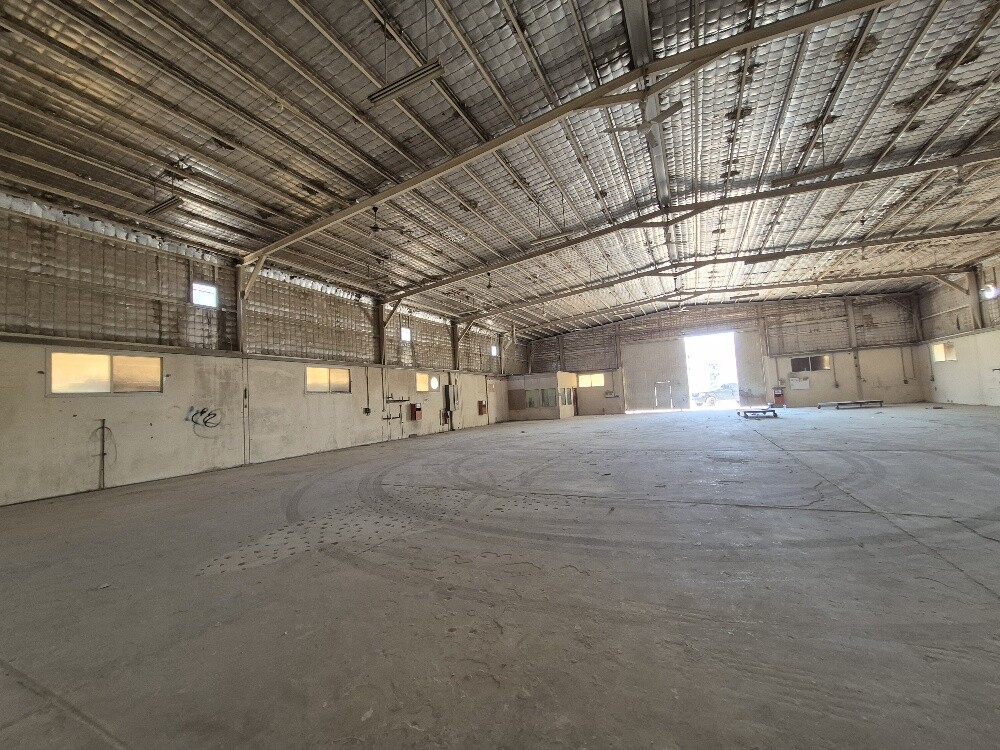 800 square meter carpentry workshop - 7