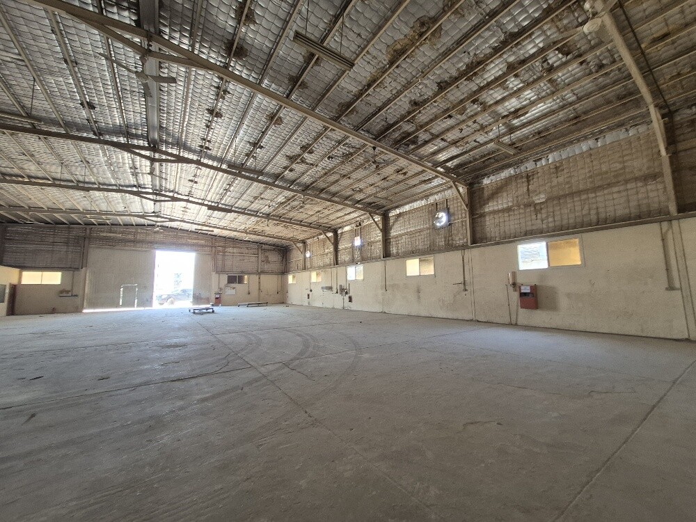 800 square meter carpentry workshop - 6
