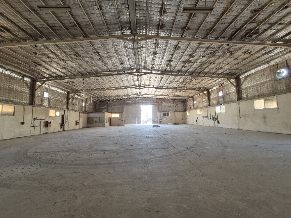 800 square meter carpentry workshop - 5