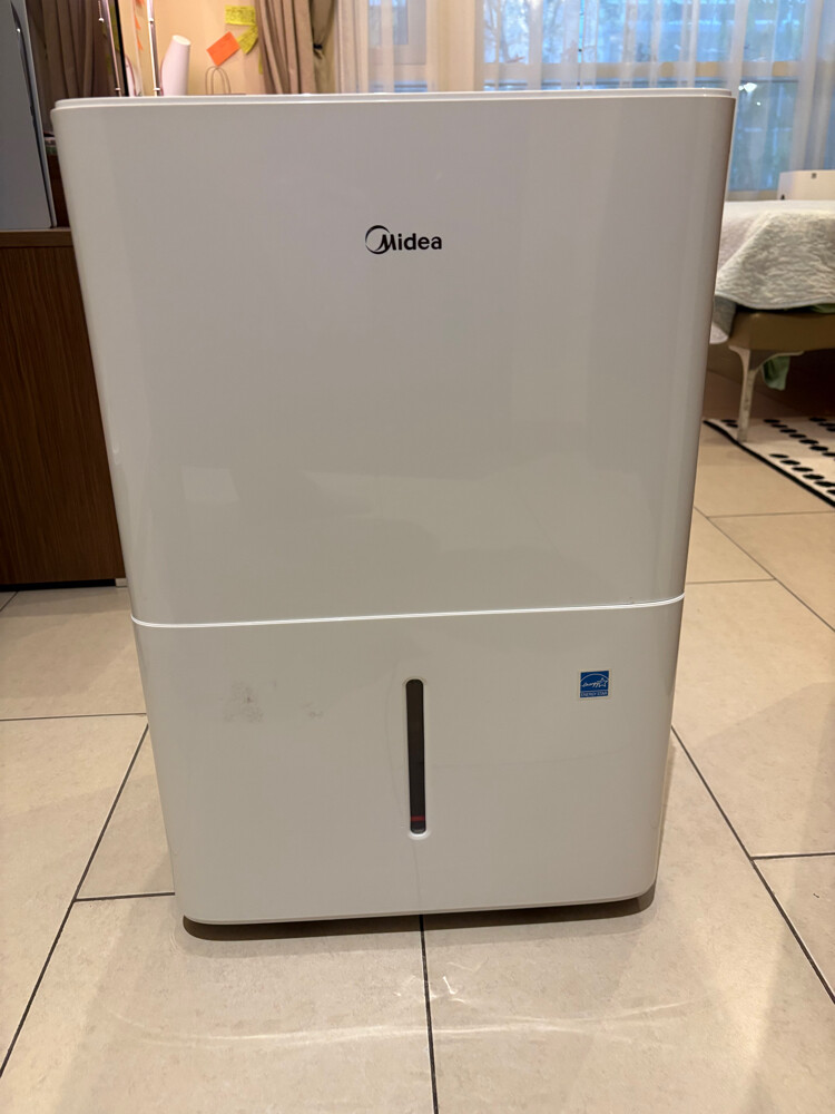Midea, 50-pint dehumidifier - 1