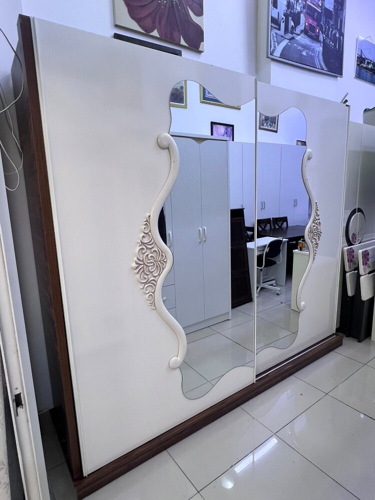 FOR SALE COMPLETE BEDROOM SET - 9