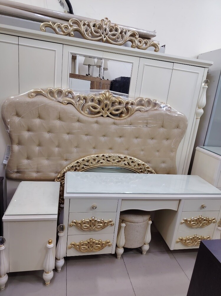 FOR SALE COMPLETE BEDROOM SET - 5