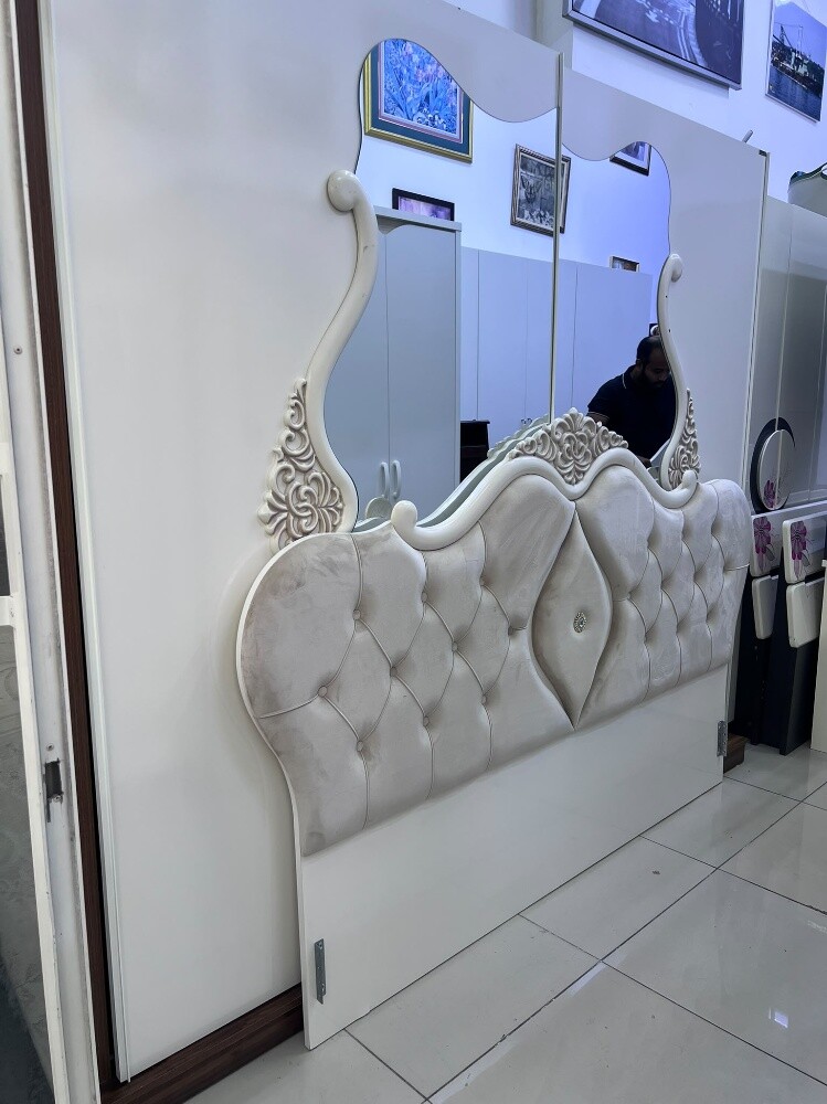 FOR SALE COMPLETE BEDROOM SET - 10
