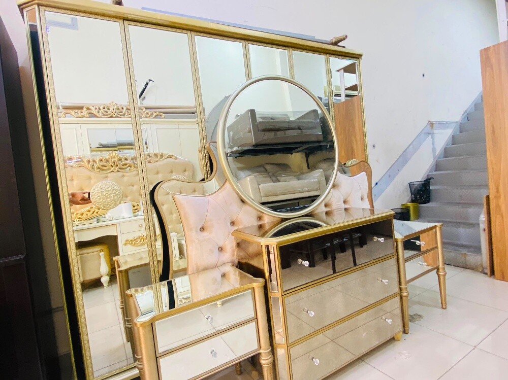 FOR SALE COMPLETE BEDROOM SET - 4
