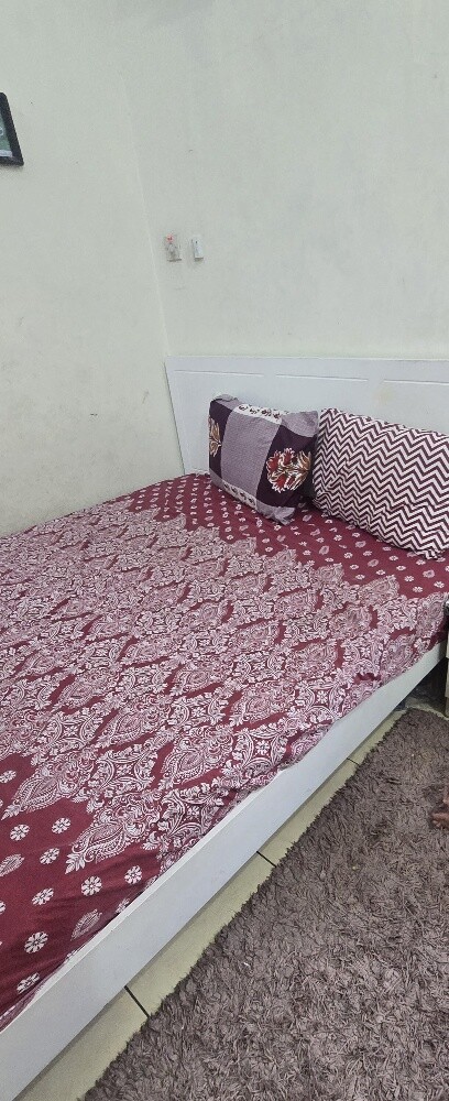 bed with metress and cupboard - 2