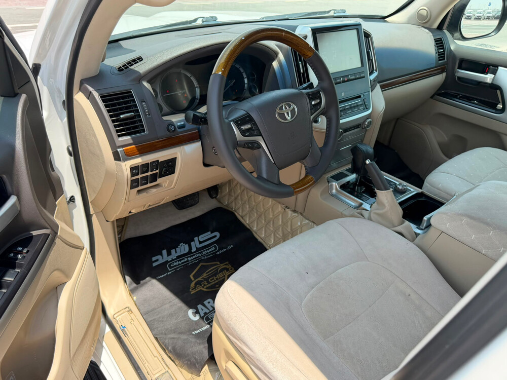 Toyota VXR 5.7 model 2018 - 9