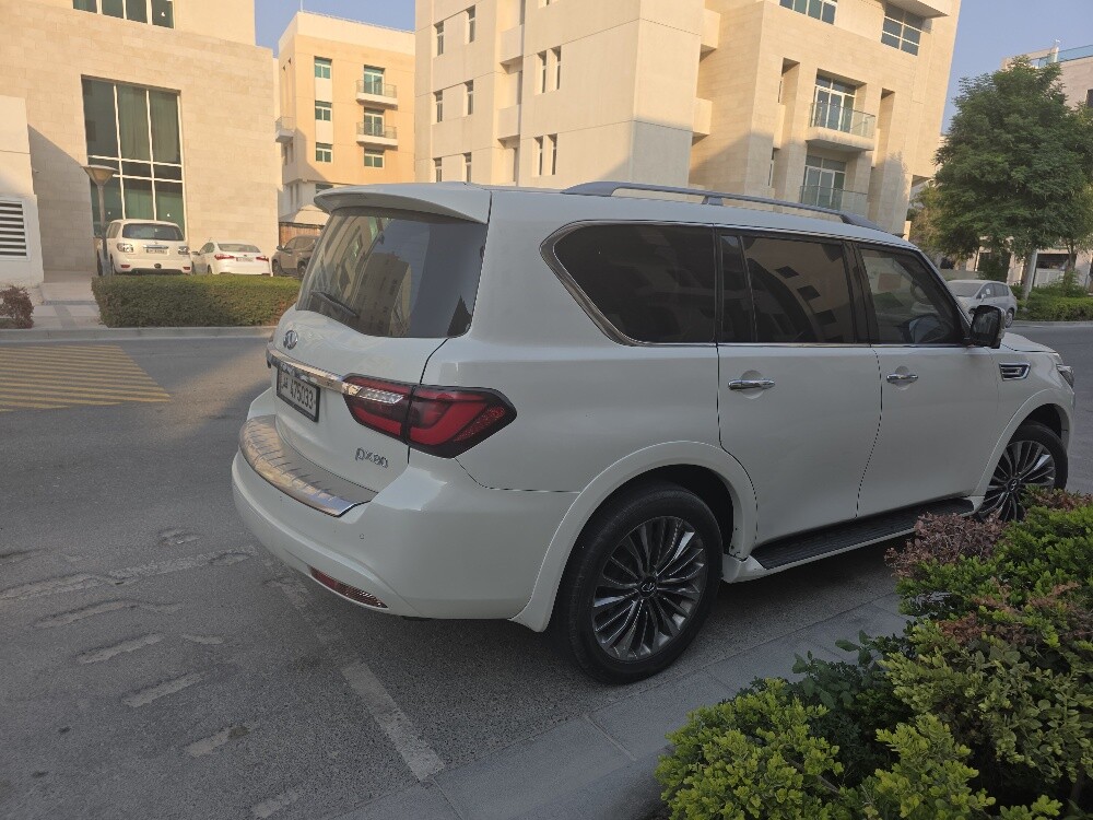 infinty qx80 low milage - 3