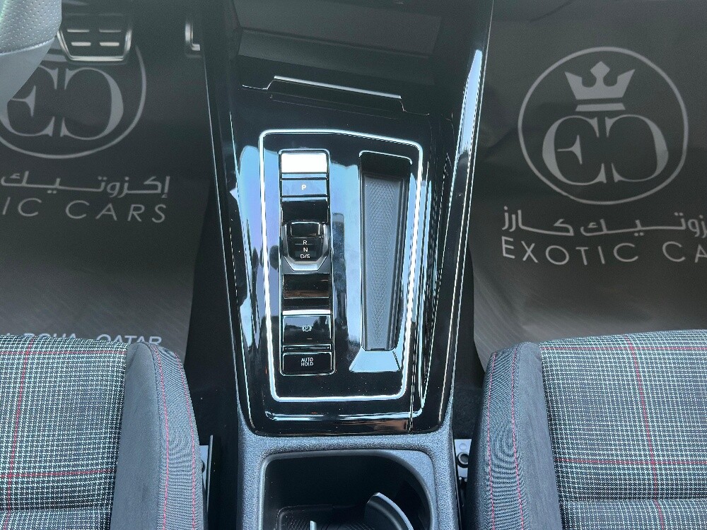 فولكس واغن غولف جي تي اي 2025 - 13