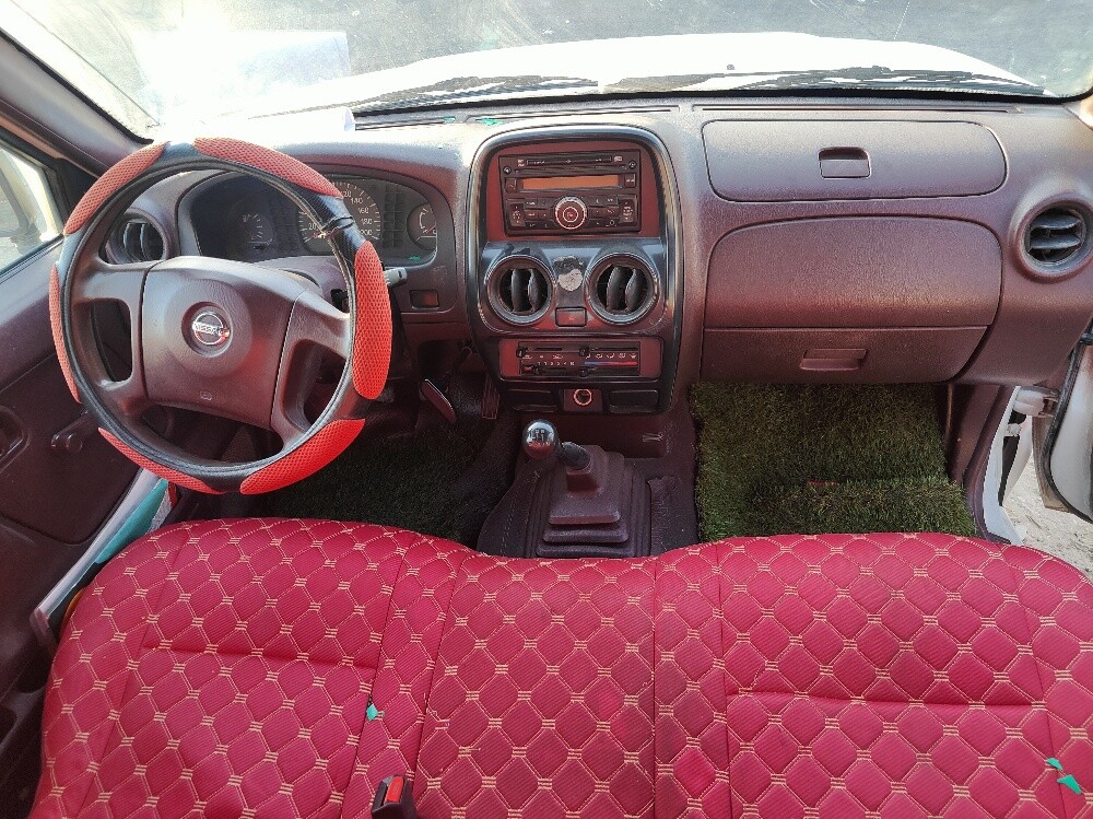 Nissan pickup - 2