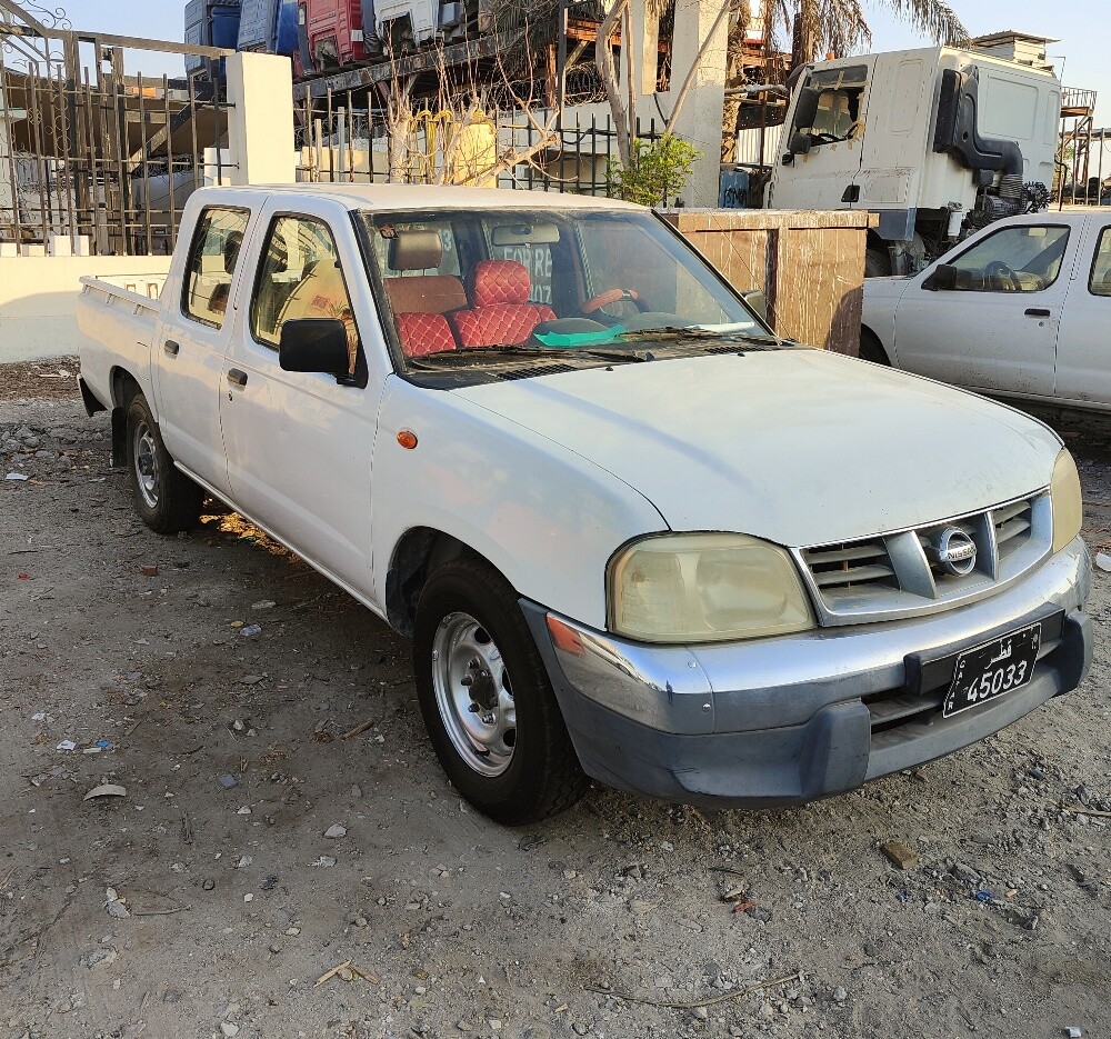 Nissan pickup - 1
