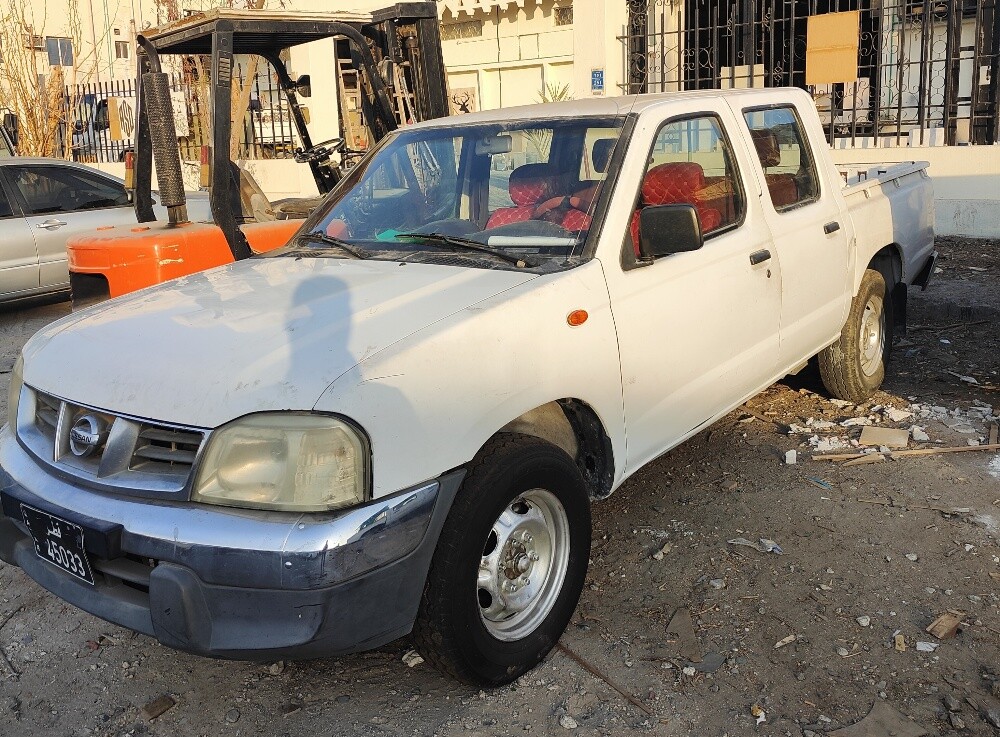 Nissan pickup - 3