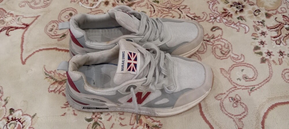 Adidas. - 8