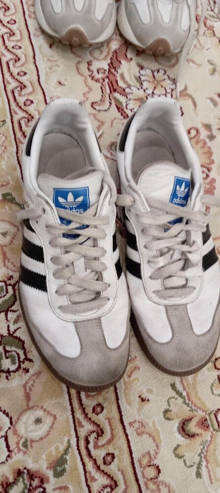 Adidas. - 1